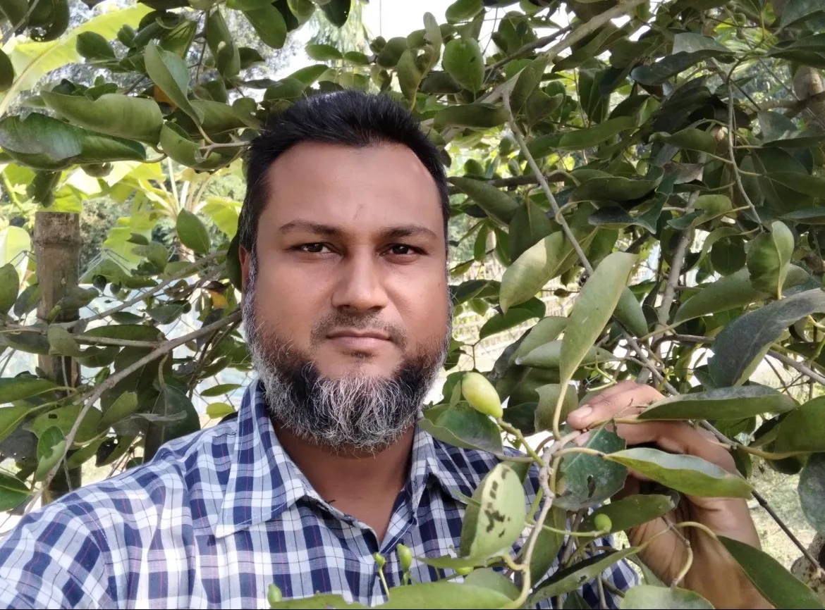 শতফলের উদ্যানে